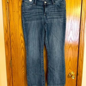 Maurices size 14 jeans.